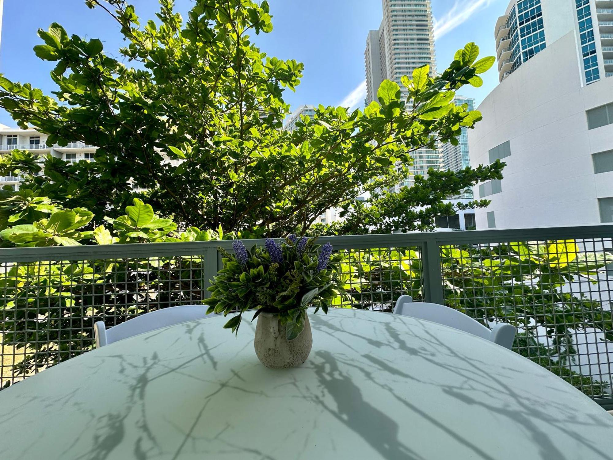 Modern In Edgewater Apartamento